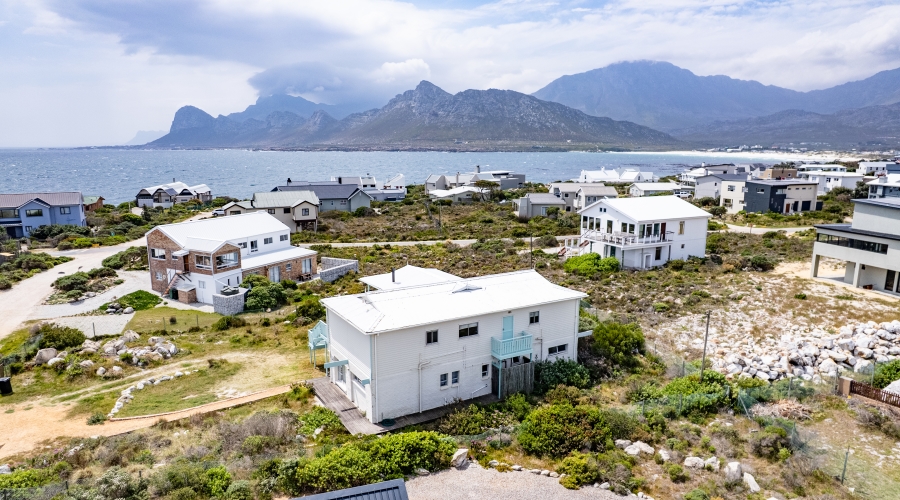 4 Bedroom Property for Sale in Pringle Bay Western Cape